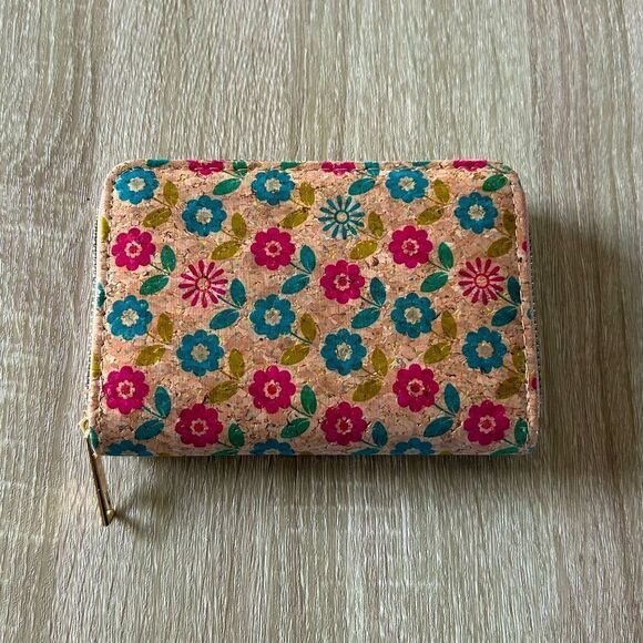 NWOT … Floral Cork Zip Up Wallet - Picture 1 of 3